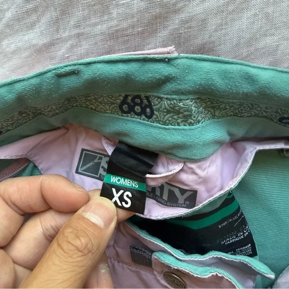 686 women’s pink ski snow nylon pants - Picture 9 of 10